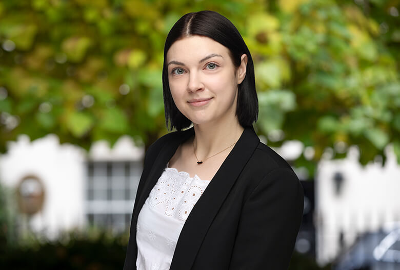 Sylwia Pisarczyk Victoria, London Title: Office Manager Email: sylwia@notary.co.uk Tel: 02076301777